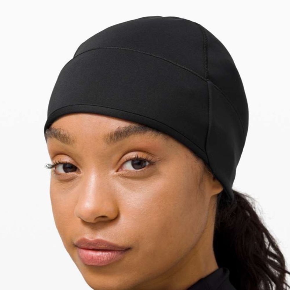 Lululemon Run for It All Beanie in black NWT - Picture 2 of 4